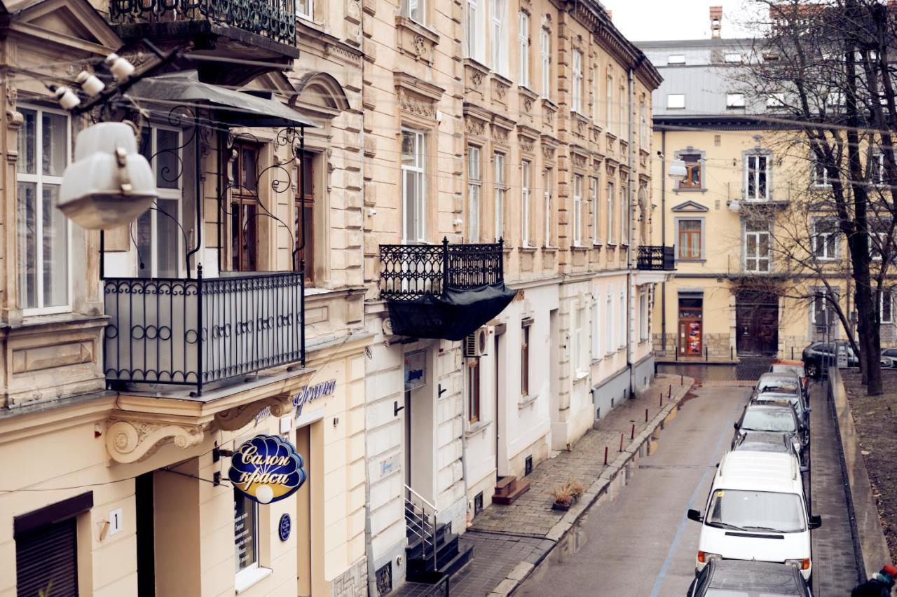 Apartments Near Potocki Palace Лвив Екстериор снимка