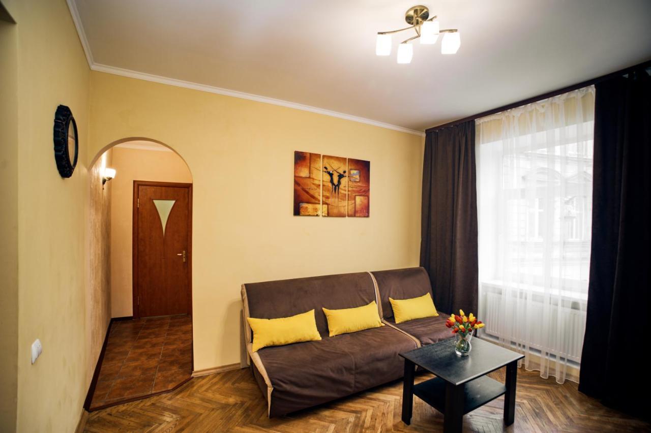 Apartments Near Potocki Palace Лвив Екстериор снимка