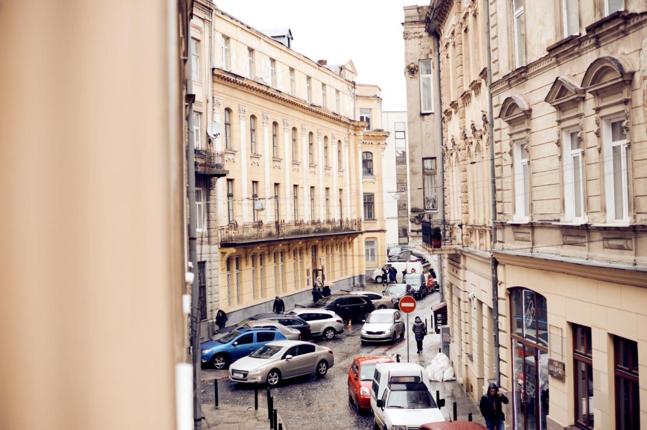 Apartments Near Potocki Palace Лвив Екстериор снимка