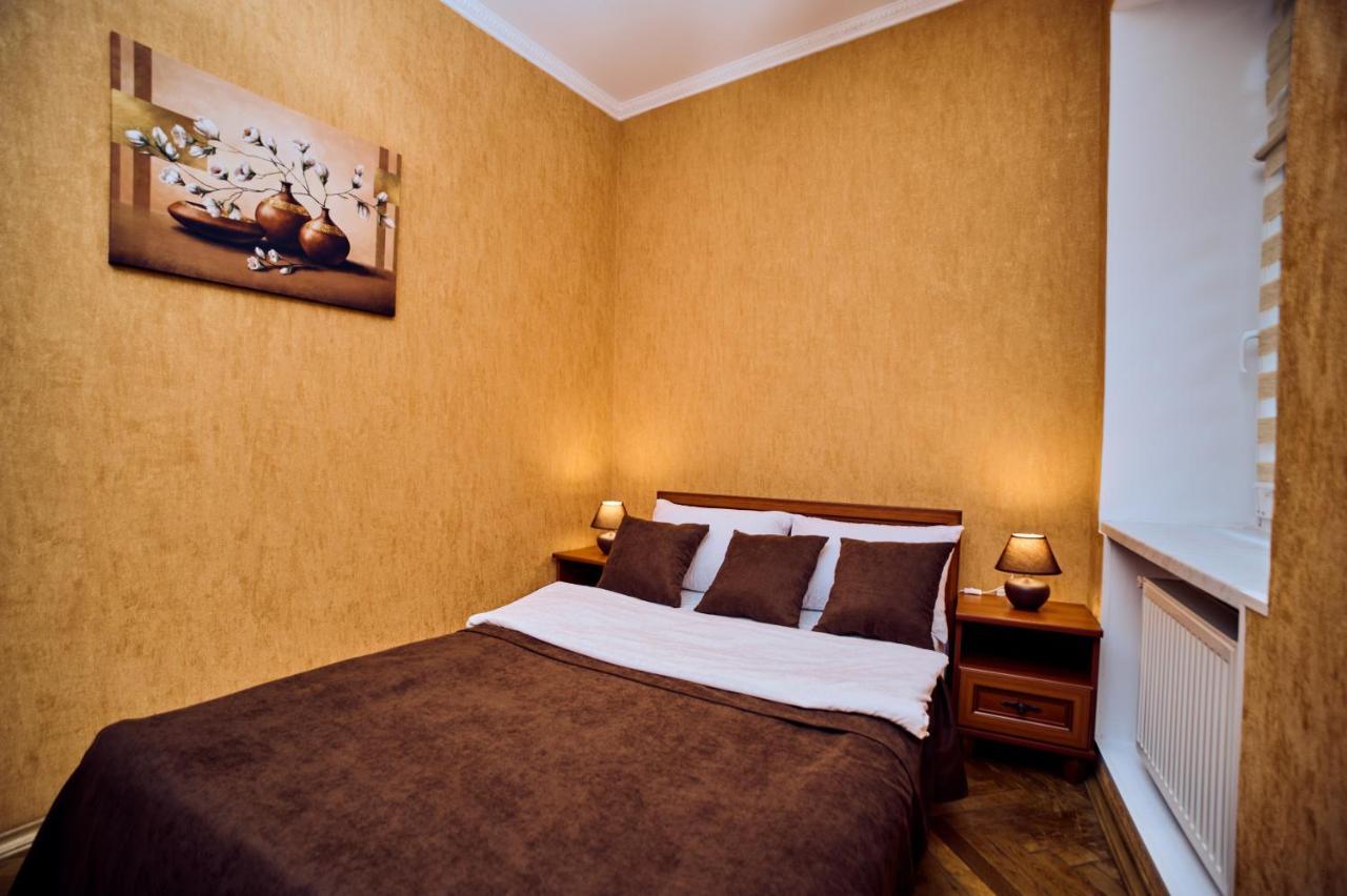 Apartments Near Potocki Palace Лвив Екстериор снимка